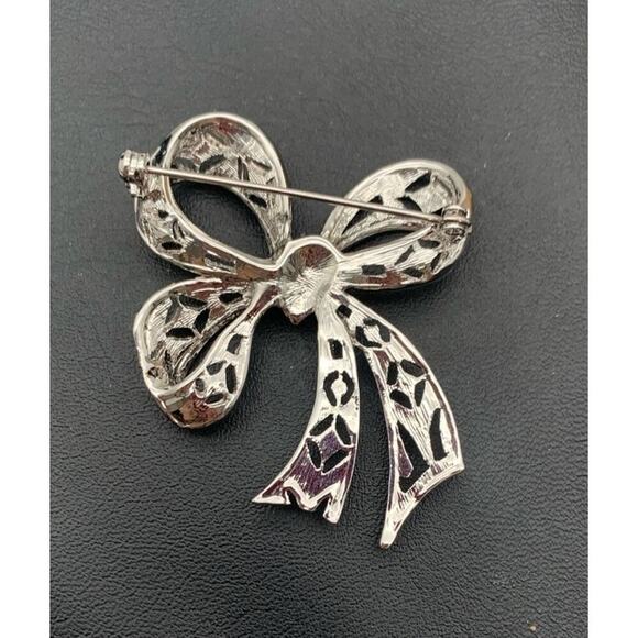 Silver Tone And Rhinestone Sparkly Bow Brooch - Picture 4 of 4